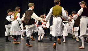 Folklorni susreti veterana u Bratuncu