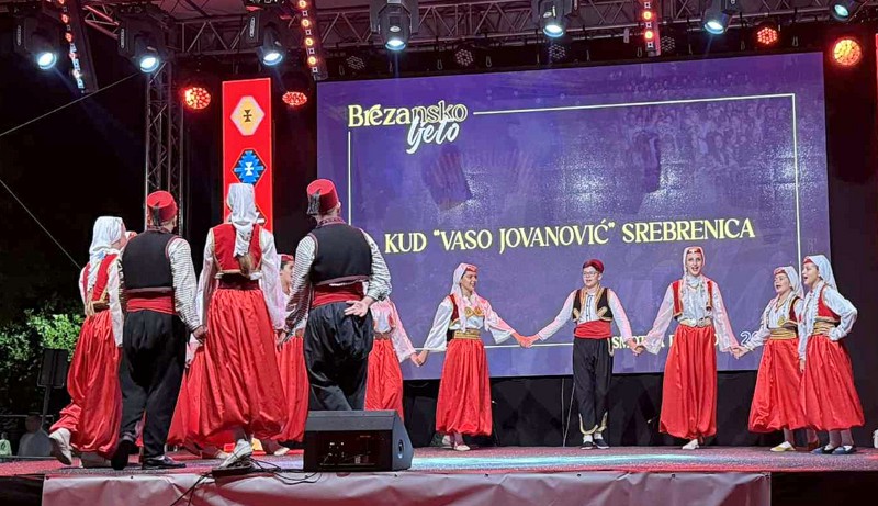 KUD iz Srebrenice nastupio na smotri folklora u Brezi