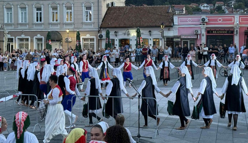 Srebrenički folklor predstavljen u Tuzli