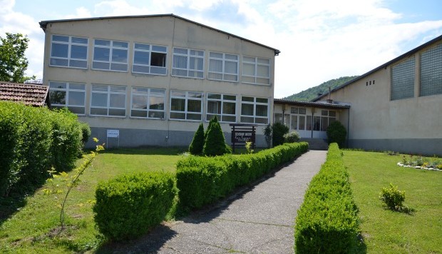 Otvorena radna mjesta u školama u Skelanima, Srebrenici, Milićima i Kozluku