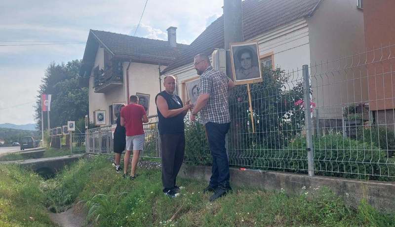 Postavljene fotografije srpskih žrtava duž puta Bratunac–Srebrenica