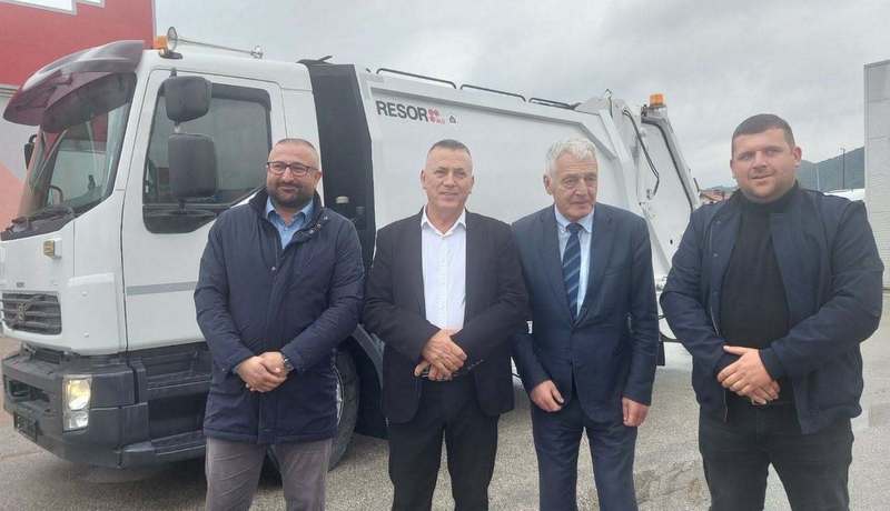 Bratunac dobio novo komunalno vozilo