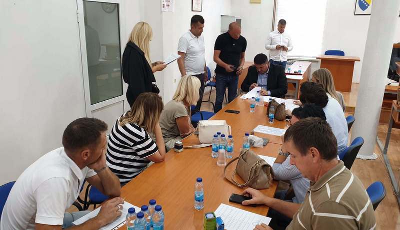 U Srebrenici potpisani ugovori o zapošljavanju